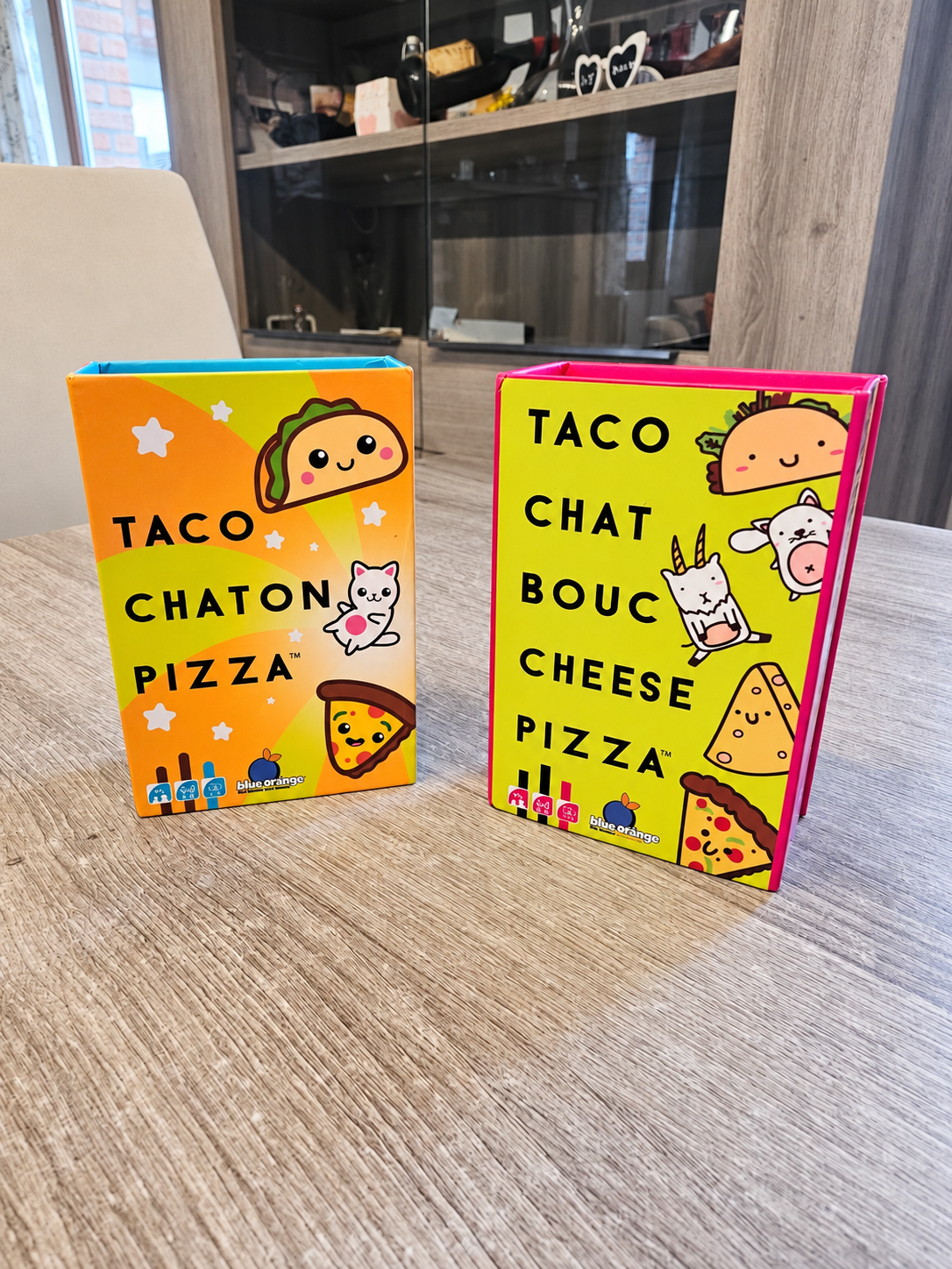 Les boîtes de Taco Chaton Pizza et Taco Chat Bouc Cheese Pizza.